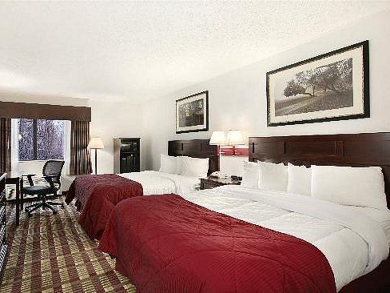 Hotel Baymont By Wyndham Boston Heights/Hudson Exterior foto